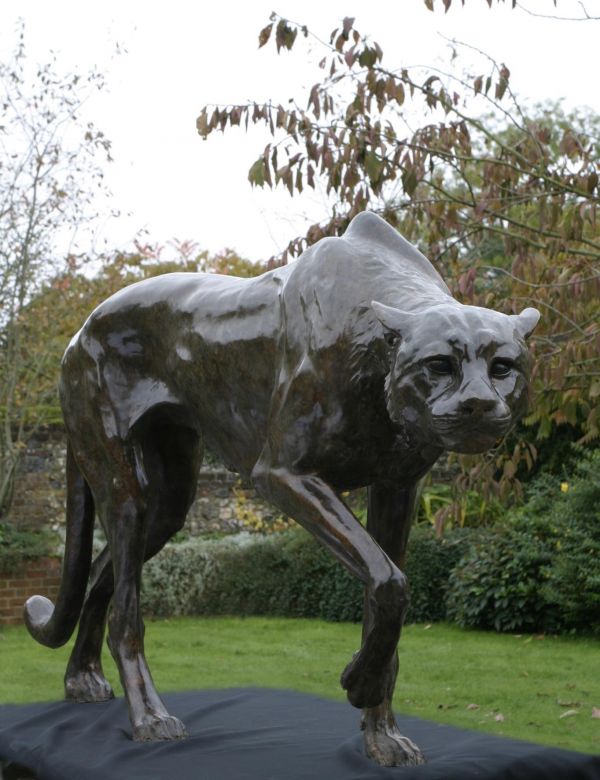 ‘life size Cheetah (African Big Cat Stalking/Hunting sculpture/statues)’ by Gill Parker